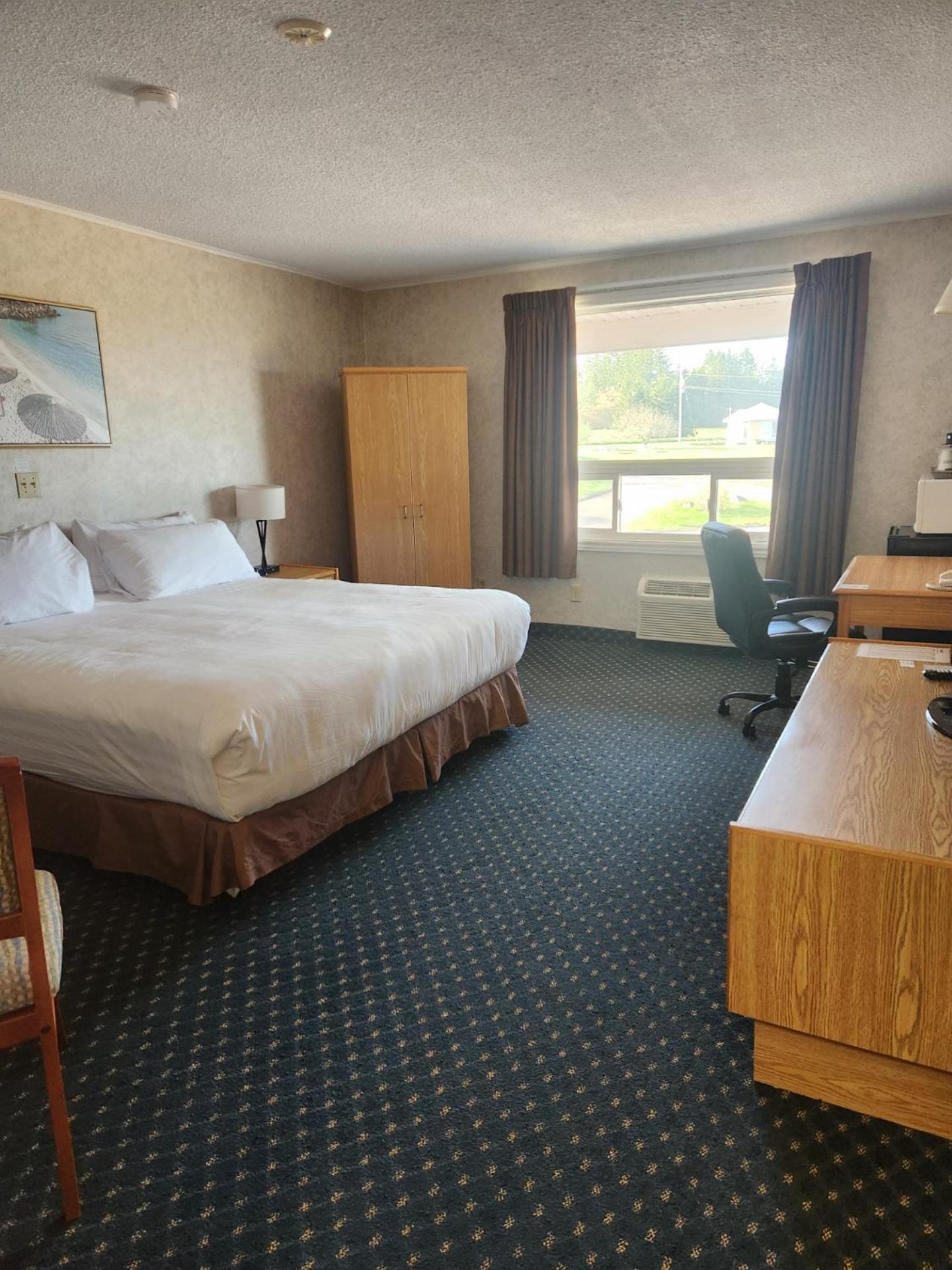 Travelodge By Wyndham Amherst Exterior photo